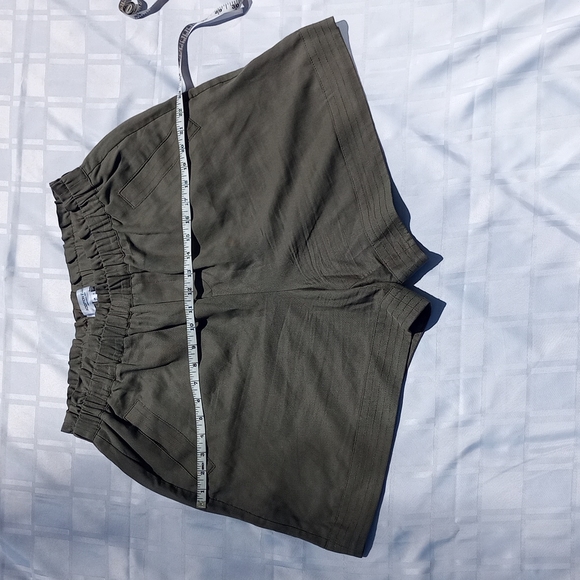 Addition Elle loose fit shorts - Picture 4 of 9